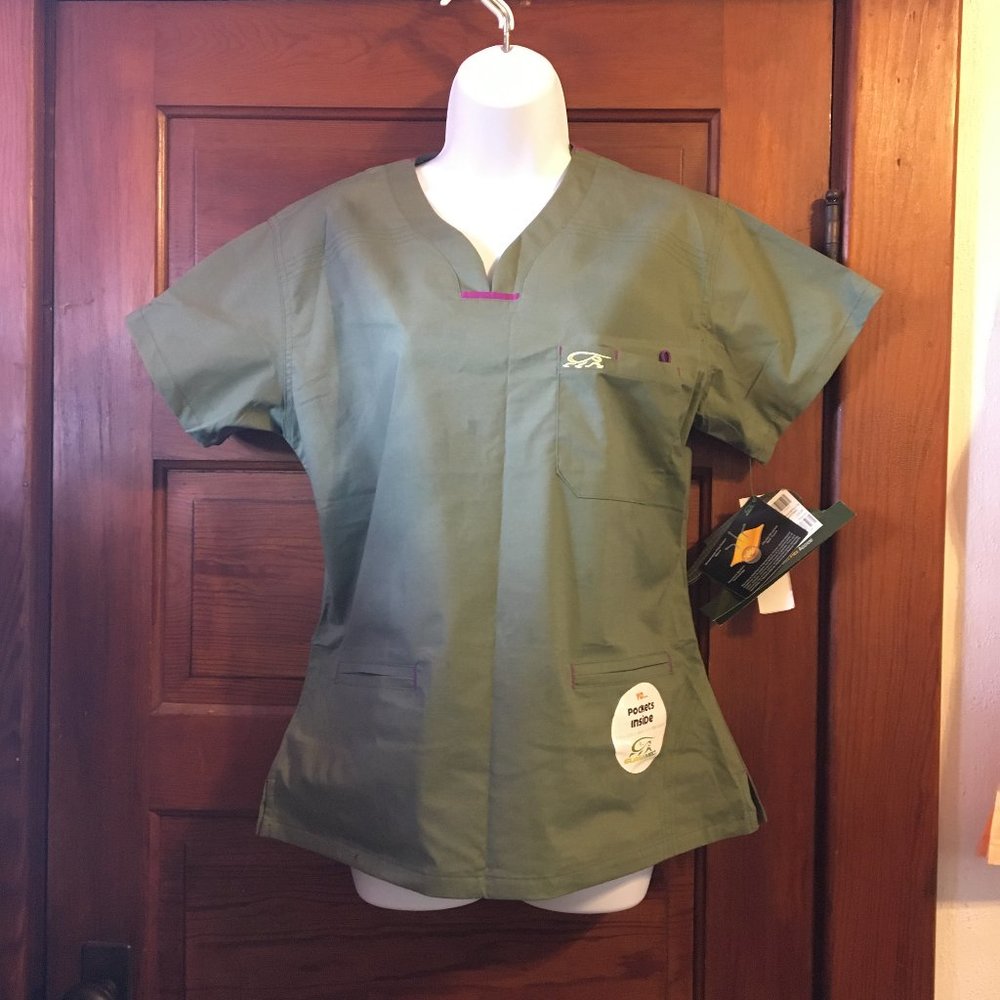 Iguana Med Scrub Top Green with Purple Trim